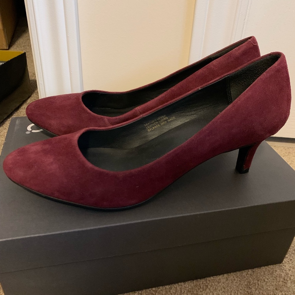 Le Chateau Suede Leather Heels
